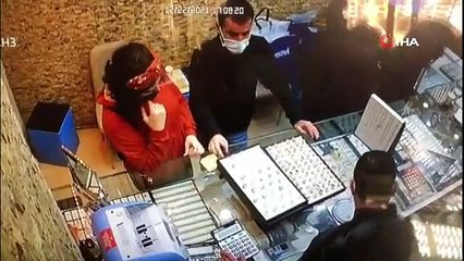 Kuyumcuda hırsızlık anı kamerada