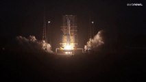 الصين تطلقُ صاروخاً يحمل إلى الفضاء قمرين صناعيين من طراز 
