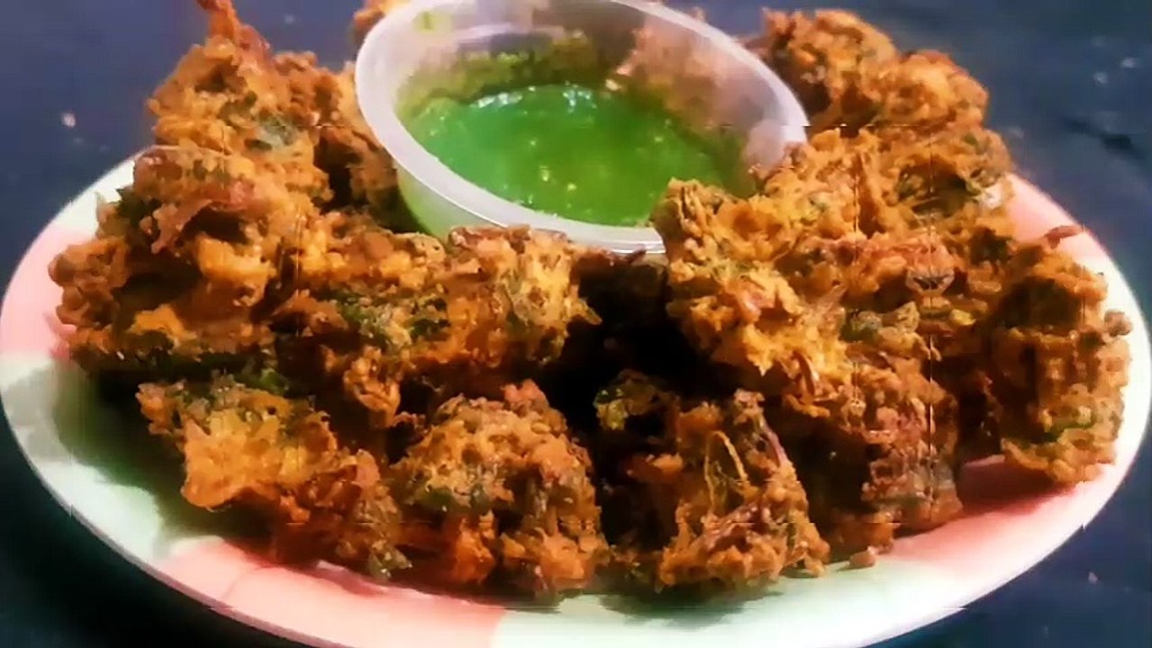 सेहत का खजाना ठंडी है जरूर बनाना -पालक की कुरकुरी पकौड़ी I Palak pakori I Spinach fitter I bhajiya by Safina Kitchen