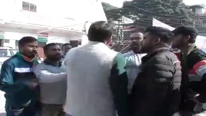 उत्तराखंड कांग्रेस में रार, दो गुटों में बंटी कांग्रेस, कांग्रेस भवन में मारपीट से मचा हड़कंप