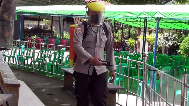 POLRES SEKADAU LAKUKAN STERILISASI GEREJA JELANG HARI RAYA NATAL