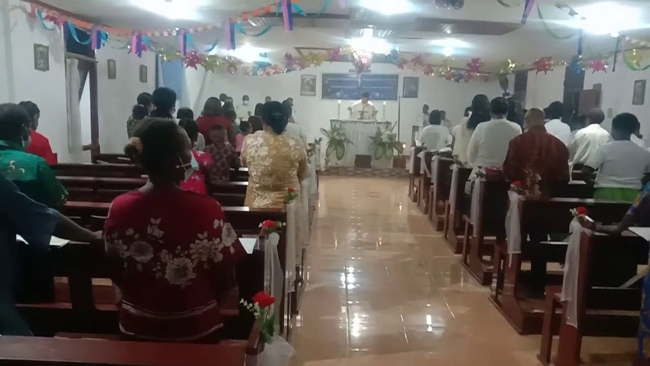 Perayaan Malam  Natal Di Gereja Katolik St Yoseph Freindemetz, Kota Sorong, Papua Barat