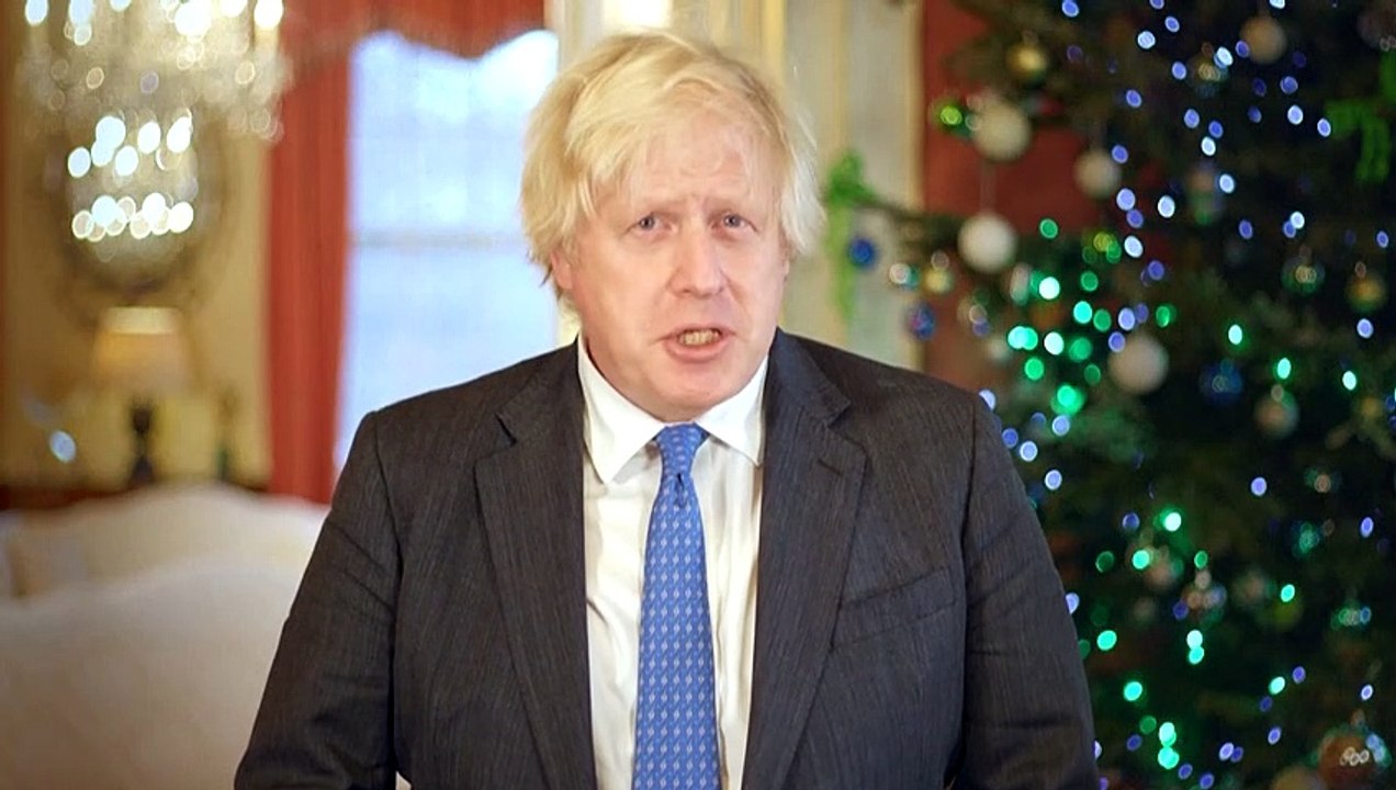 Regno Unito, Boris Johnson: "Grazie agli operatori sanitari, fate il richiamo"