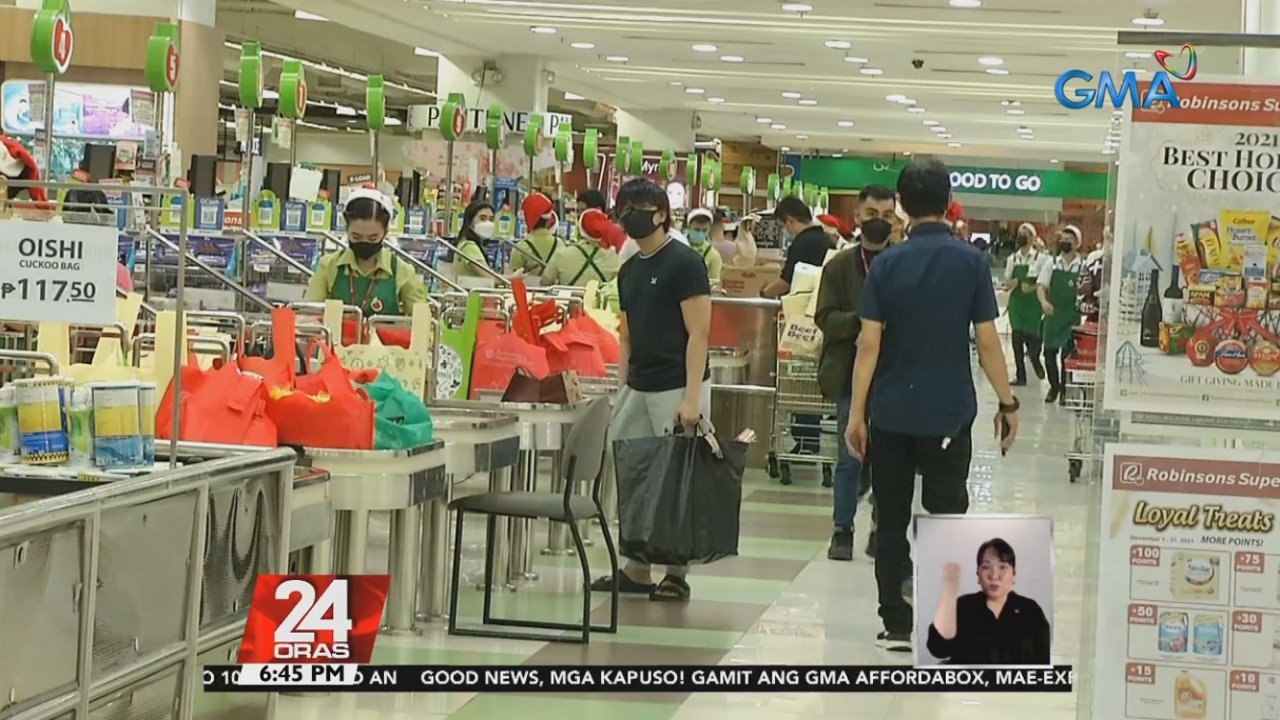 Health protocols sa mga mall, mahigpit na ipinatupad sa mga last minute shopper | 24 Oras