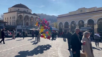 Yunanistan Kovid-19 salgınıyla mücadelede kısıtlamaları artırdı