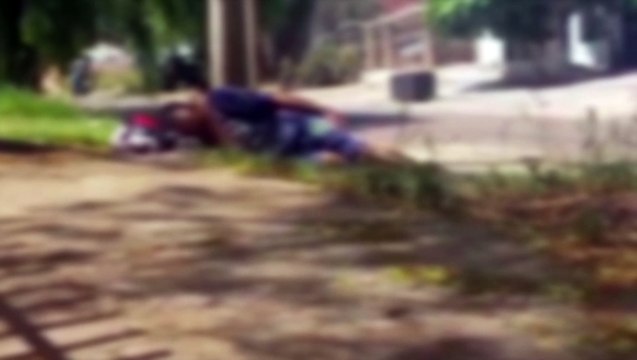 Homem que foi encontrado caído no Bairro Santa Cruz é socorrido pelo Samu