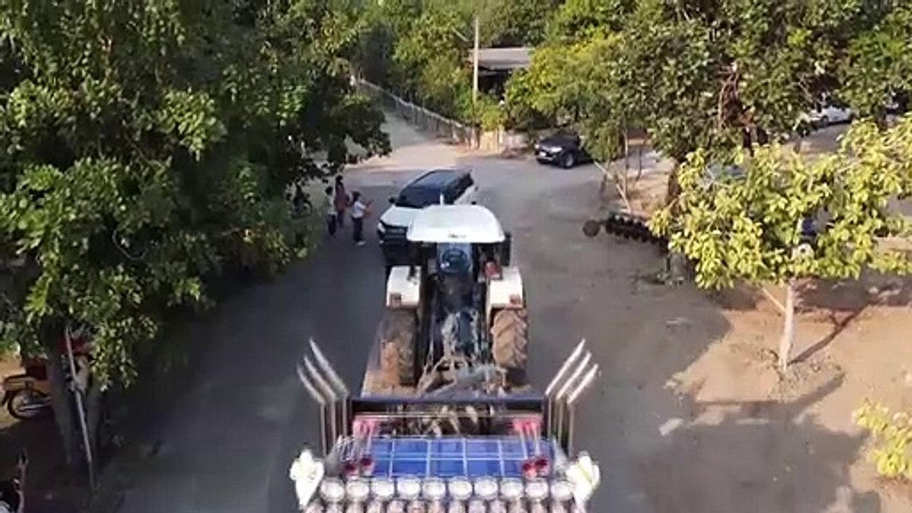อ่างทอง สิบล้อสายบุญจัดผ้าป่าปูน หิน ดิน ทราย ถวายวัดงิ้วราย