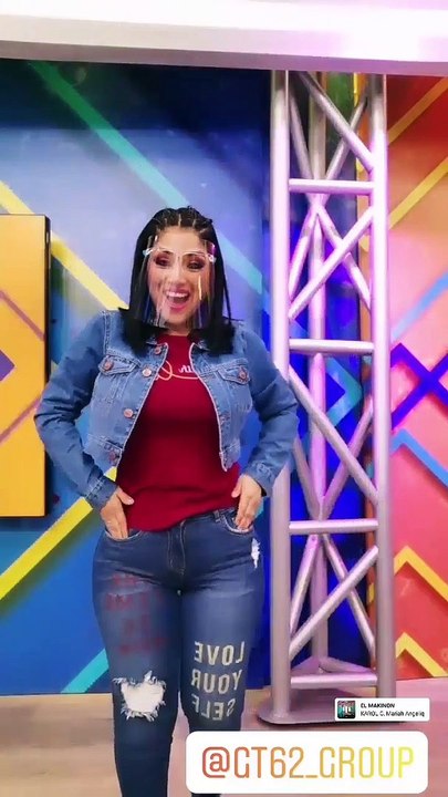 Katy Jara modela sus pantalones jean's y fajas...