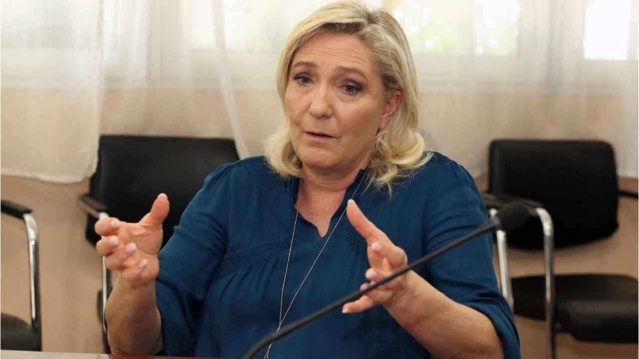 FEMME ACTUELLE - Marine Le Pen : son domicile dégradé par des tags pro Zemmour, elle porte plainte