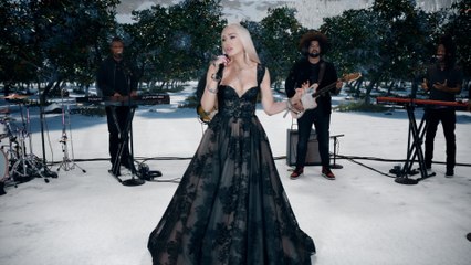 Gwen Stefani - Christmas Eve (Live From The Orange Grove)