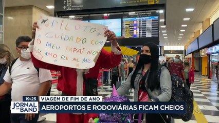O movimento em rodoviárias e aeroportos neste fim de ano retomou a normalidade - voltou para os níveis de antes das restrições.