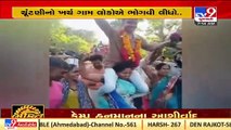 Viral video_ Woman carries son-in-law on shoulder over his victory in gram panchayat polls_ TV9News