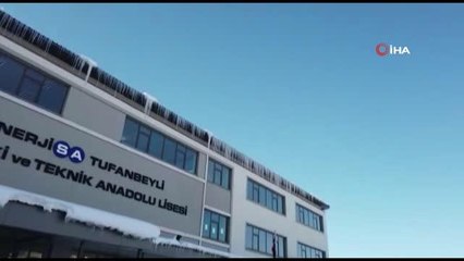 Adana'nın Tufanbeyli ilçesi eksi 27 dereceyi gördü, camlar buz tuttu