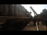 رفع أثار عربة قطار البضائع ببني سويف بعد خروجها عن القضبان