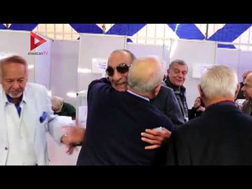 زكريا عزمي  يدلي بصوته في انتخابات نادي «هليوبوليس»