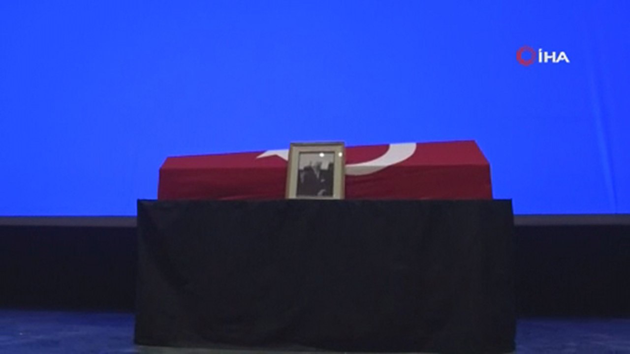 Prof. Dr. Alaeddin Yavaşca için Atatürk Kültür Merkezi'nde cenaze töreni düzenlendi