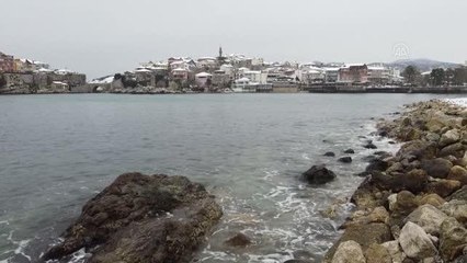 "Karadeniz'in incisi" Amasra'da kar manzarası havadan görüntülendi