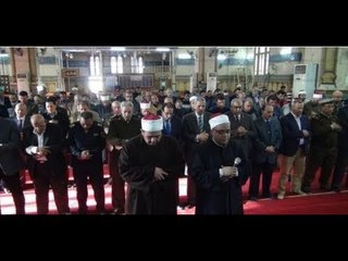 المئات يؤدون صلاة الغائب بالمنصورة.. والمحافظ  هذه نهاية الإرهاب بمصر