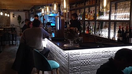 Barcellona torna al coprifuoco notturno