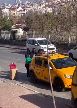 Esenyurt'ta aynı taksici yine fazla para istedi