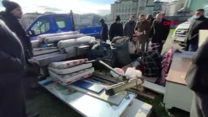 SULTANGAZİ'DE EŞİYLE TEKRAR BARIŞAN ERKEK ARKADAŞI TARAFINDAN SOKAĞA ATILDI