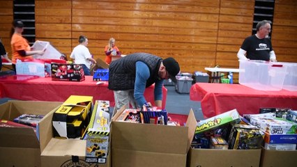 Em Mayfield voluntários levaram o Natal a famílias destroçadas