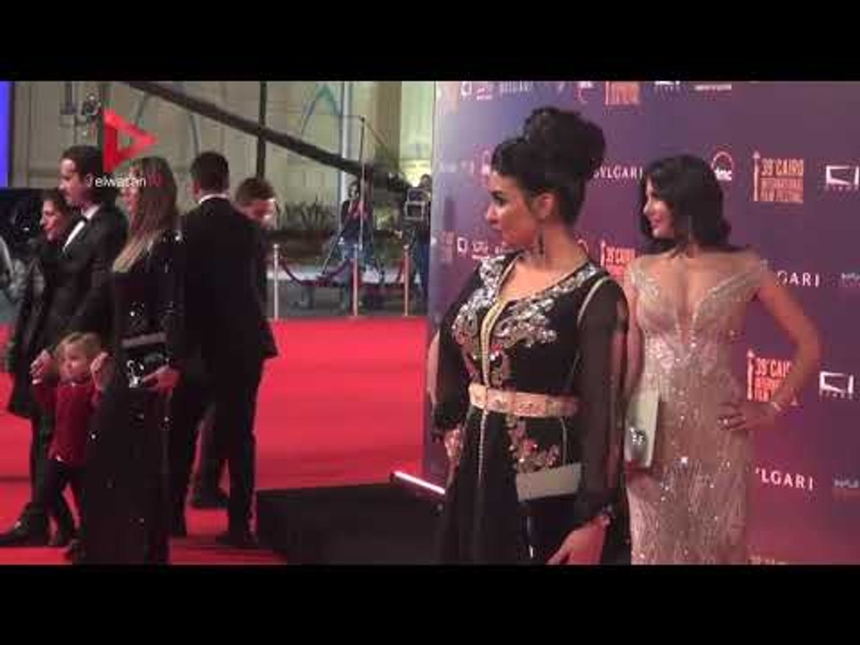 فساتين الفنانات على الـريد كاربت في حفل ختام القاهرة السينمائي