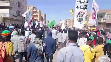 الآلاف يتظاهرون ضد الحكم العسكري في السودان