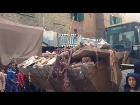 اللقطات الأولى من موقع انهيار عقار روض الفرج