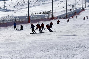 Yıldız Dağı'nda kayakseverler yoğunluk oluşturdu