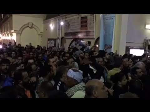 الأقباط يودعون ضحايا كنيسة حلوان بالهتافات