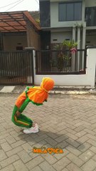 Pose ala Matrix / dodging bullet