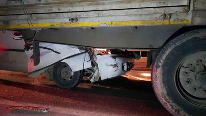 Kazanın büyüklüğünü gözler önüne seren görüntü! Minibüstekiler feci şekilde can verdi