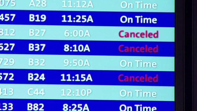 오미크론에 전세계 항공 5천7백여 편 결항...항공 인력부족 사태 / YTN