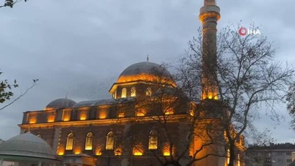 Sığırcık kuşlarının gökyüzündeki dansı böyle görüntülendi