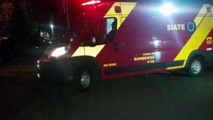 Colisão entre moto e veículo Golf deixa pessoa ferida no Bairro Santa Cruz