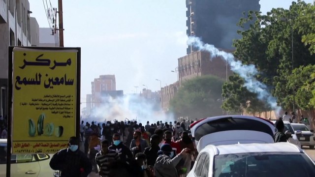 Soudan : sans internet ni téléphone, des milliers de manifestants défient le pouvoir militaire
