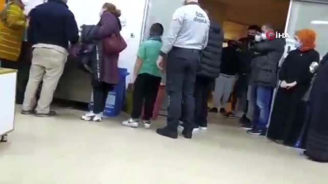 Büyükçekmece'de doktor ile hasta yakını arasında tartışma kamerada