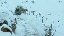 Sason'da kardan dolayı kapanan 40 köy yolu ulaşıma açıldı