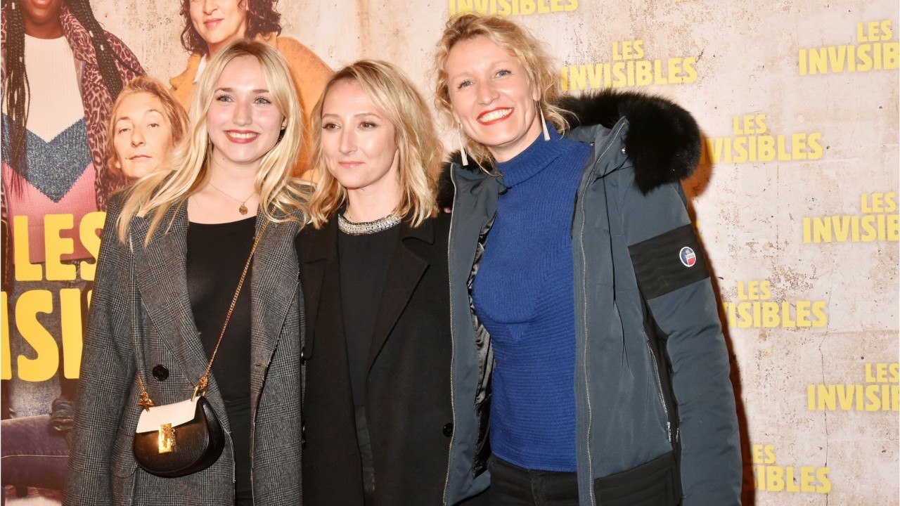 FEMME ACTUELLE - Alexandra Lamy annonce un projet fou en compagnie de sa soeur Audrey Lamy et sa fille Chloé Jouannet