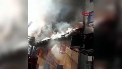 Son dakika haberleri: İKİ KATLI AHŞAP EVDE YANGIN ÇIKTI