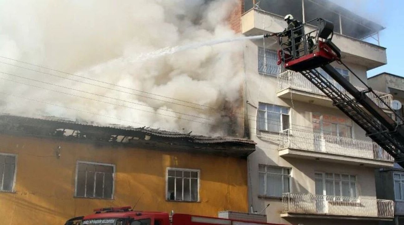 Şofben patladı ev dakikalar içinde alevlere teslim oldu