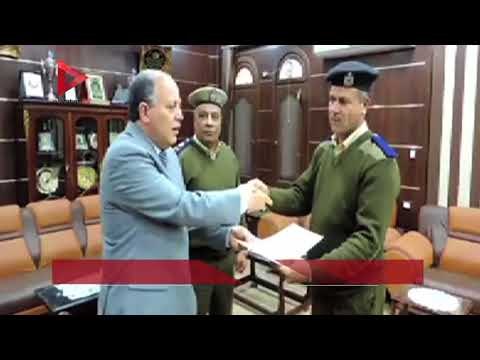 مدير أمن كفر الشيخ يُكرم فرد أمن عثر على 20الف جنيه وسلمهم لقسم الشرطة