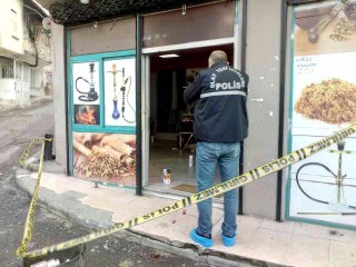 Tartıştığı tütüncüyü 4 kurşunla ağır yaraladı