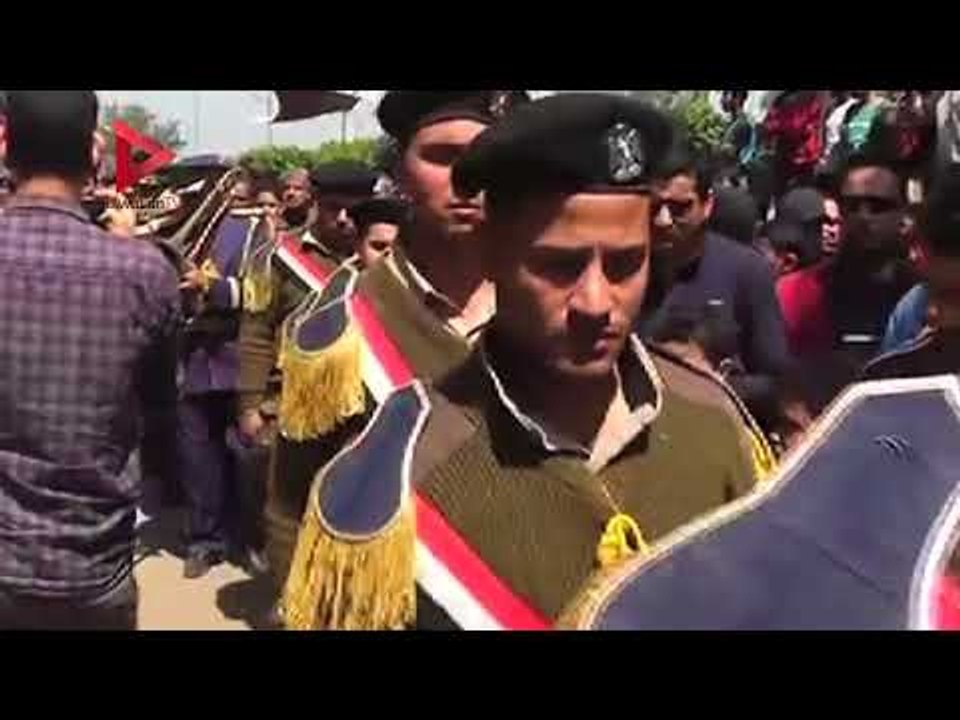محافظ الغربية يتقدم جنازة شهيد سيناء بكفر الزيات