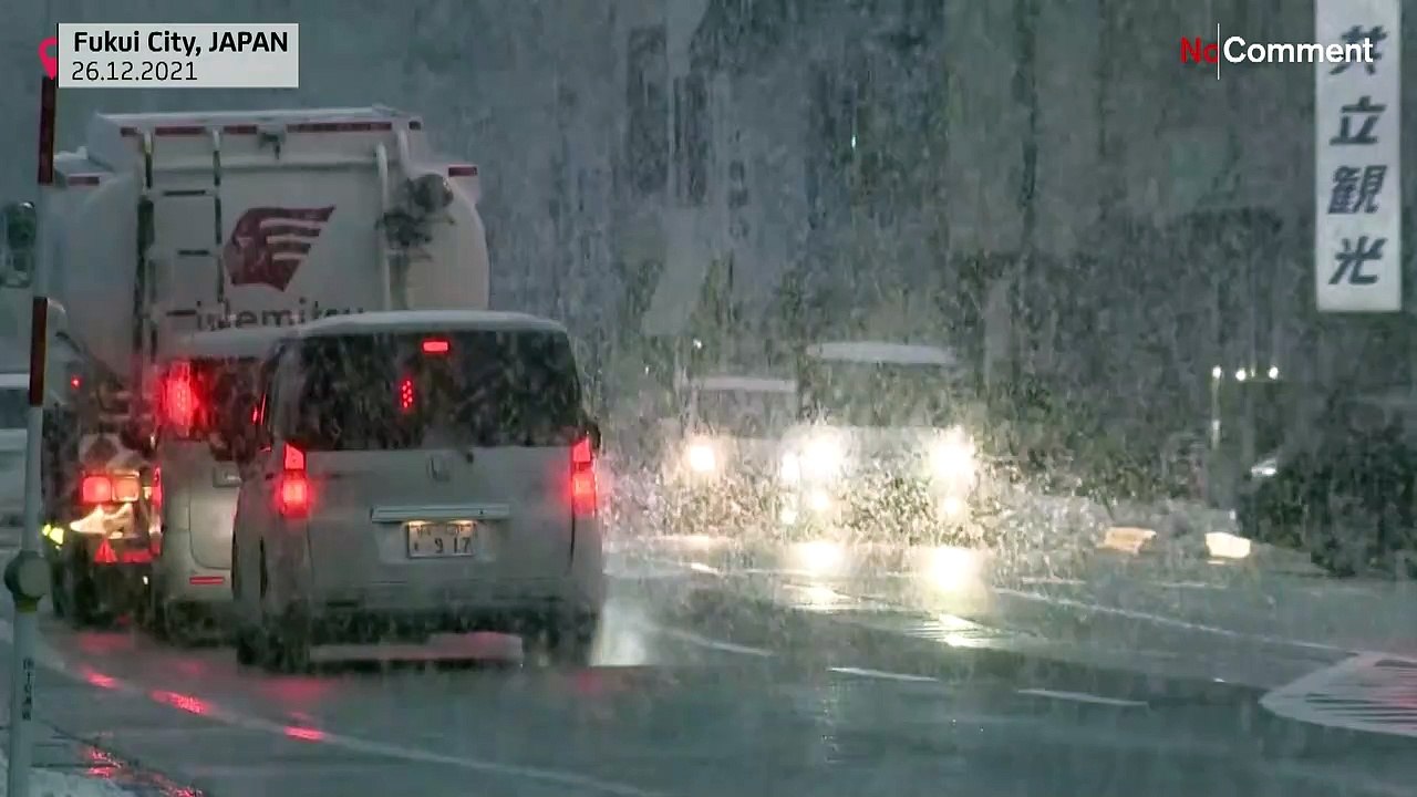 Kaltfront über Japan: Sturm und viel Schnee