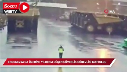 Descargar video: Endonezya’da üzerine yıldırım düşen güvenlik görevlisi sağ kurtuldu