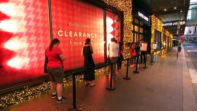 Australians head out to Boxing Day sales despite rising COVID infections