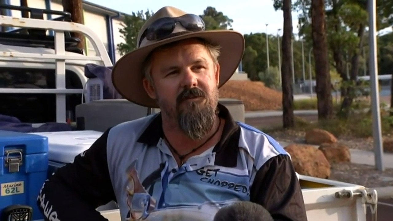 WA fire crews fighting two blazes in Perth and south-east