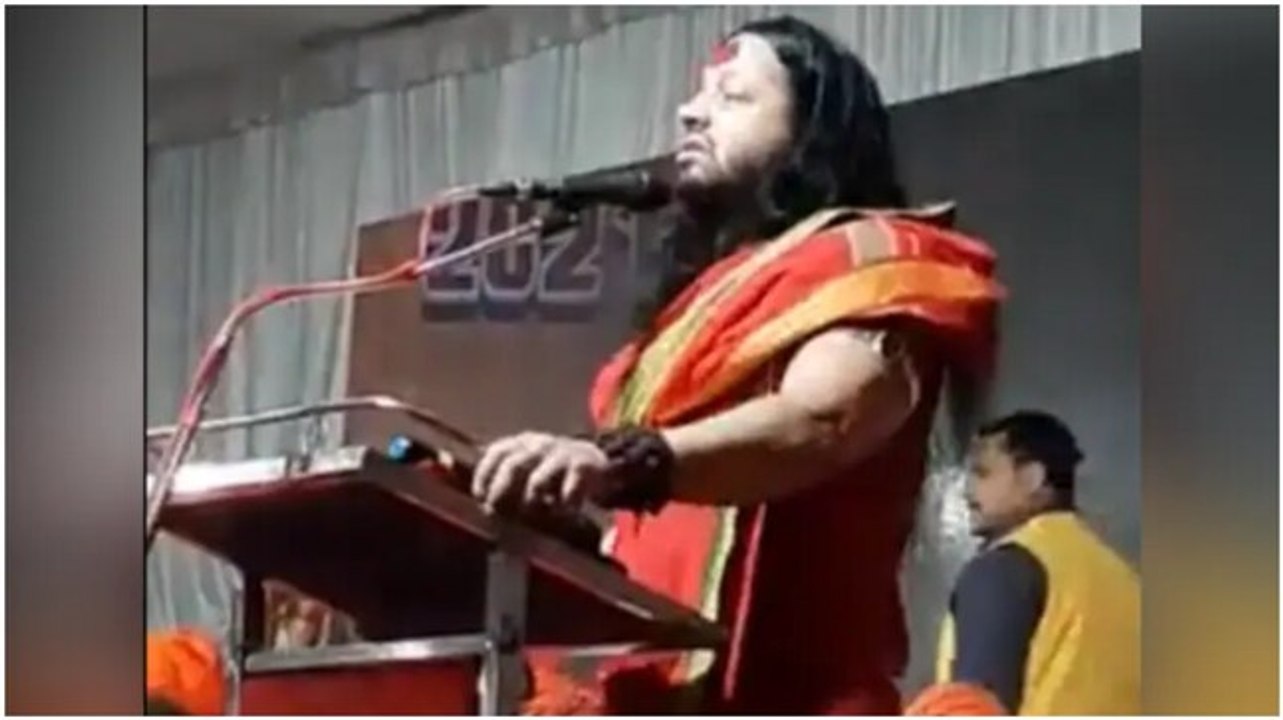 Godman praises Nathuram Godse for killing Mahat...